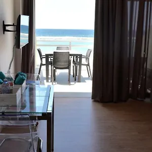 https://apartamento-primera-linea-playa-de-las-canteras.in-canary-islands.com